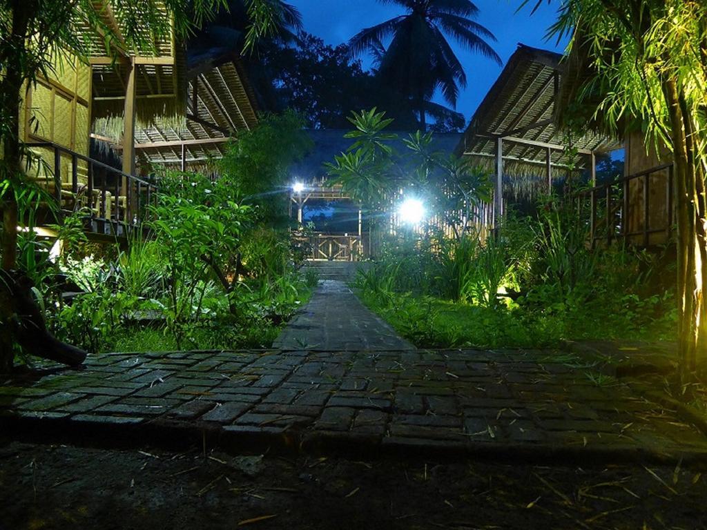 Shibui Garden Bungalows And Restaurant Tanjung  Exterior photo