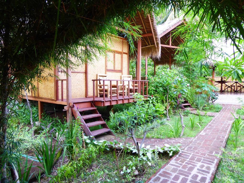 Shibui Garden Bungalows And Restaurant Tanjung  Exterior photo