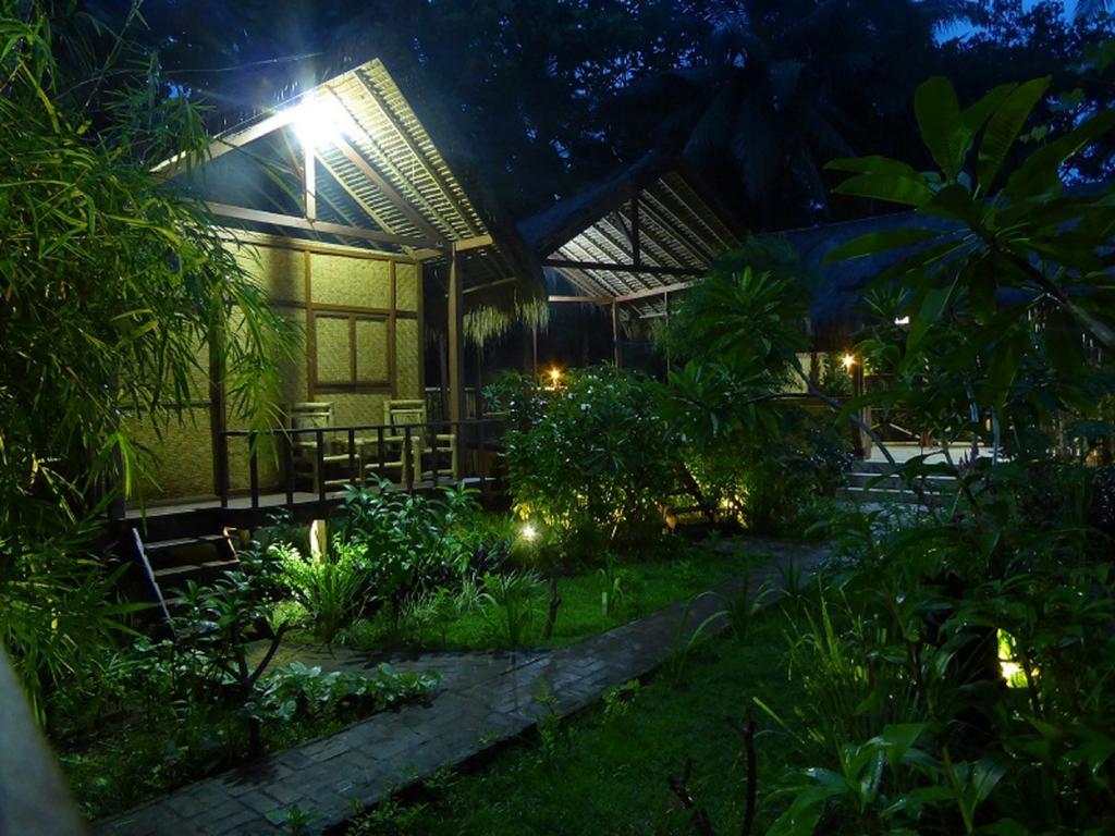 Shibui Garden Bungalows And Restaurant Tanjung  Exterior photo